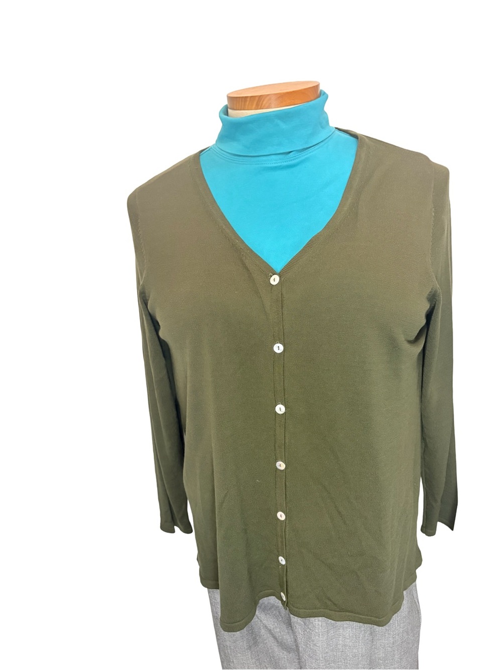 100% Silk Size 2XL Sax Fifth Avenue Olive Green Cardigan Sweater MINT CONDITION - Picture 2 of 5